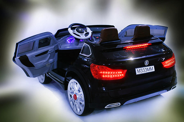 Электромобиль детский RiverToys  BMW M333MM (черный) с дистанционным управлением